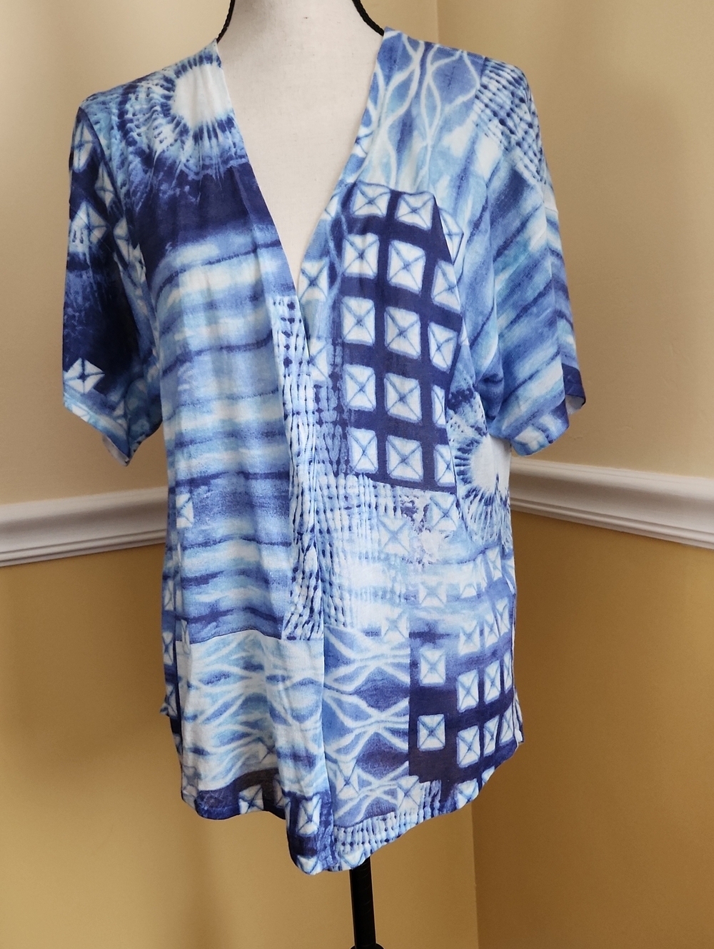 Chico's Gorgeous Blue & White Lightweight Open Frount Sweater Shrug EUC Size M